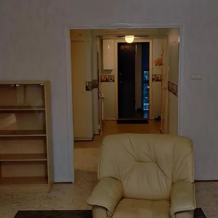 Huoneisto Cozy Easy-to-stay 2room 1km From Centre *